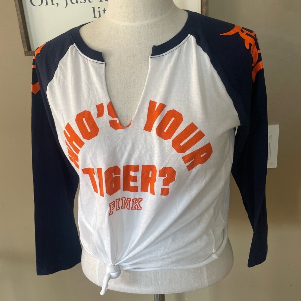 PINK Victoria's Secret White and Navy Tee Detroit tigers Who’s your tiger crop t